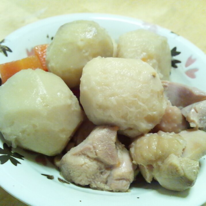 玉ねぎ氷を使って♪お肉やわらか里芋と鶏肉の煮物